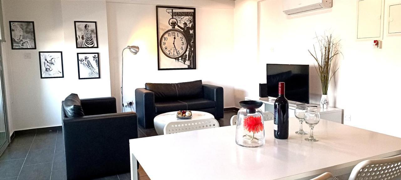 Dezo Luxury Town Apartment Larnaca Dış mekan fotoğraf
