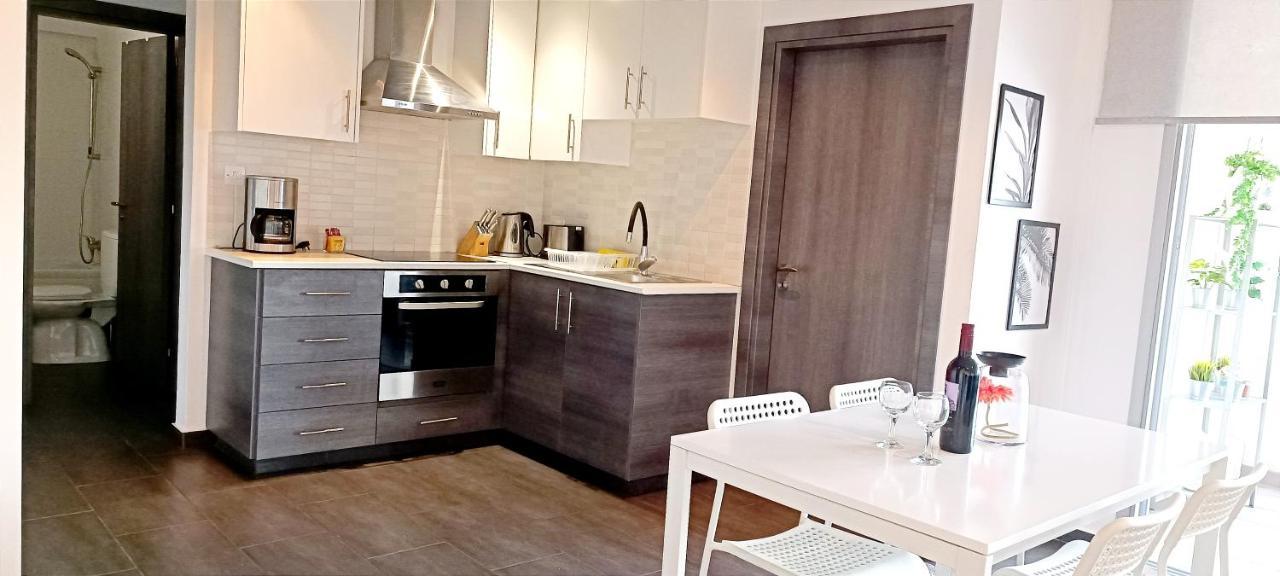 Dezo Luxury Town Apartment Larnaca Dış mekan fotoğraf