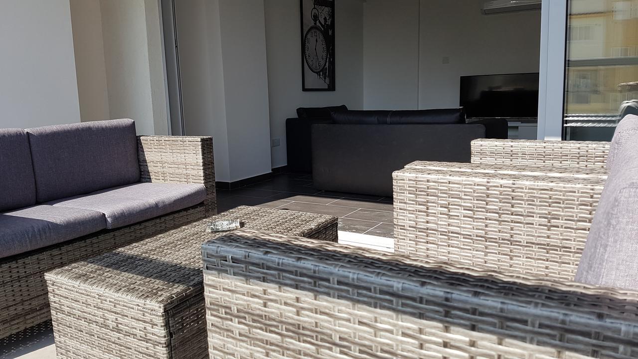 Dezo Luxury Town Apartment Larnaca Dış mekan fotoğraf